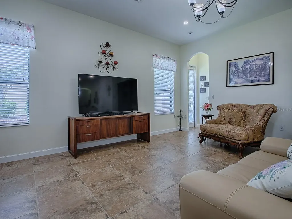 1408 Deuce Circle Davenport FL 33896