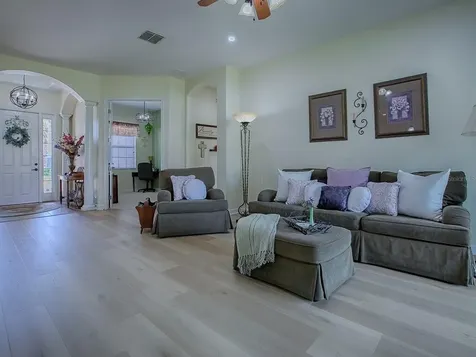 1408 Deuce Circle Davenport FL 33896