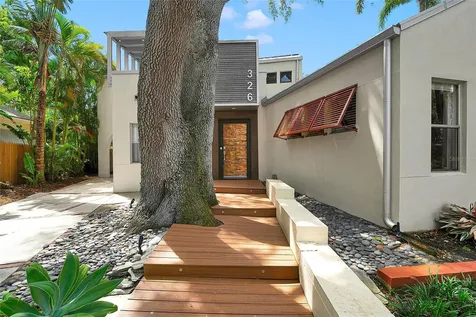 326 16th Avenue NE St Petersburg FL 33704