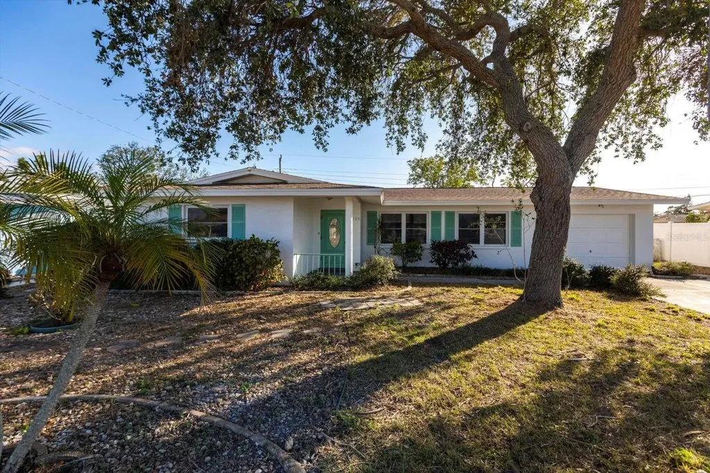 2905 23rd Avenue W Bradenton FL 34205