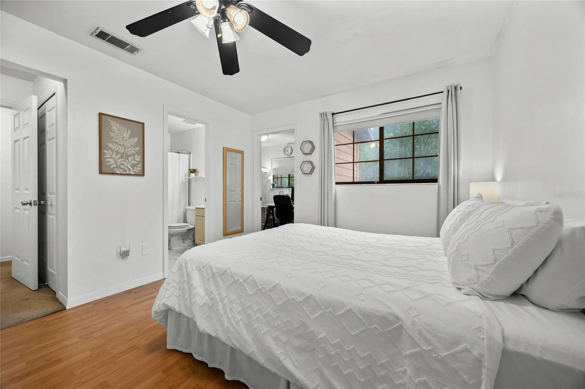 5733 SW 10th Place Gainesville FL 32607