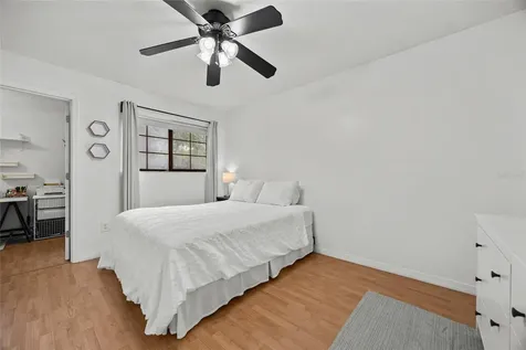 5733 SW 10th Place Gainesville FL 32607