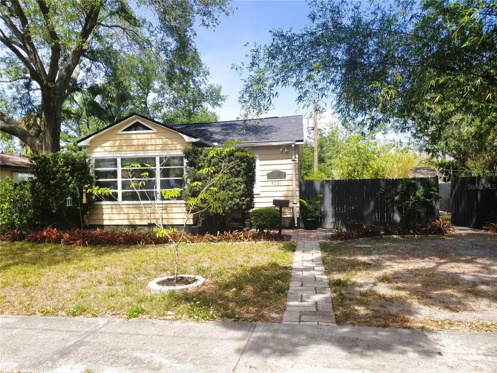 4021 Iris Street N St Petersburg FL 33703