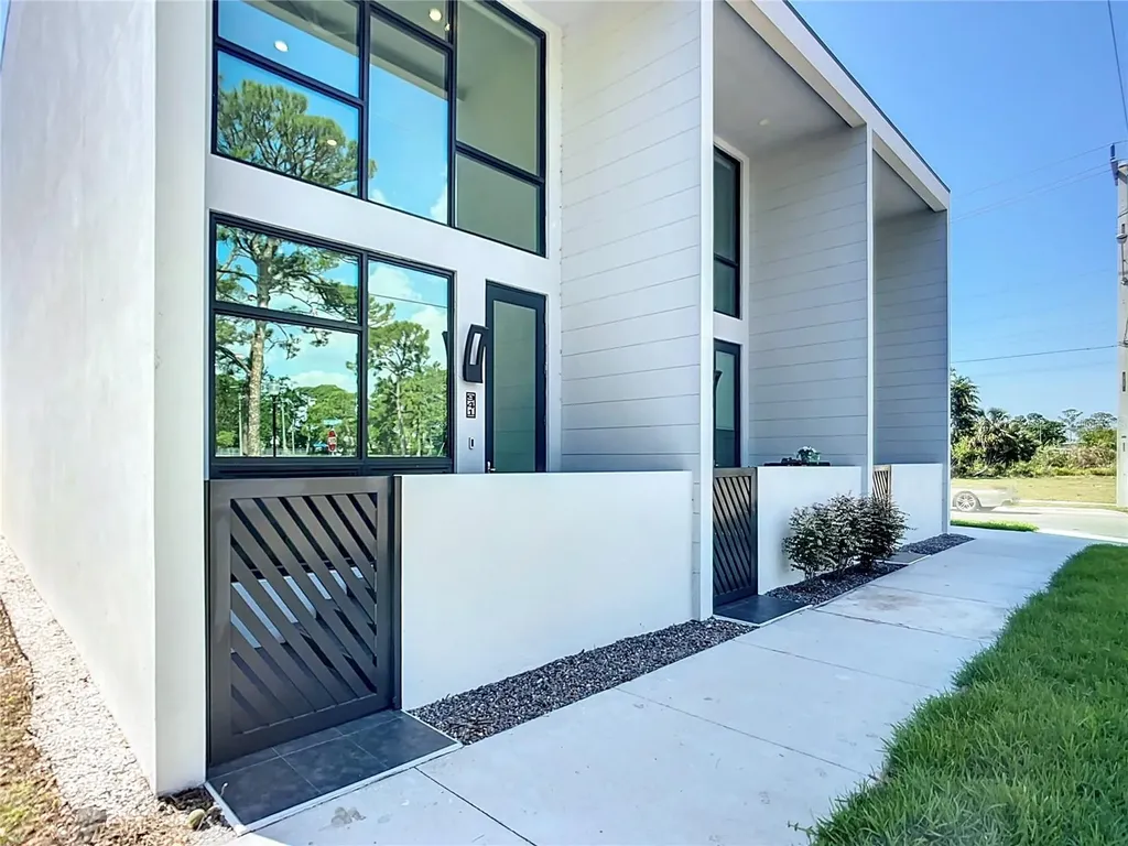 941 N Osprey Avenue Sarasota FL 34236