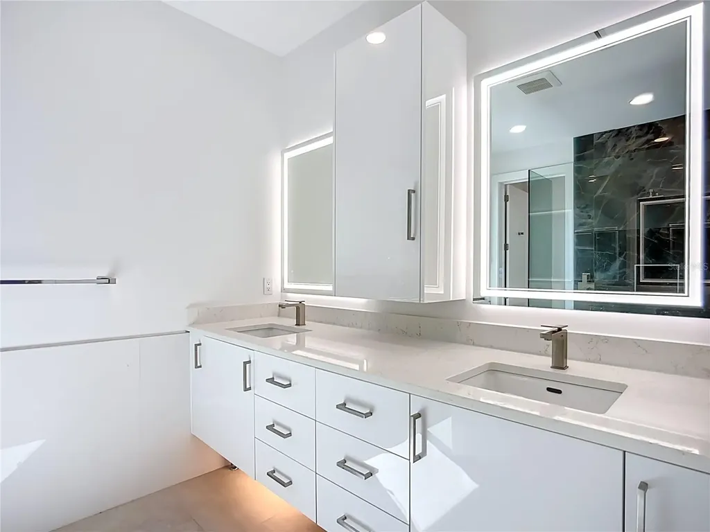 941 N Osprey Avenue Sarasota FL 34236