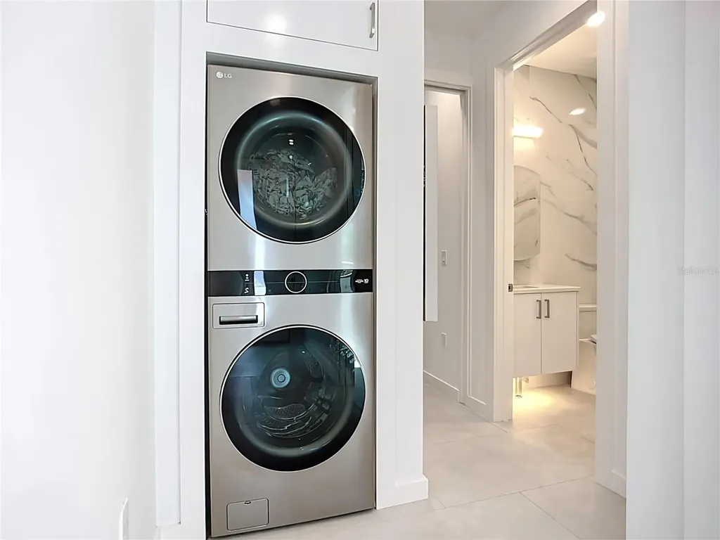 941 N Osprey Avenue Sarasota FL 34236