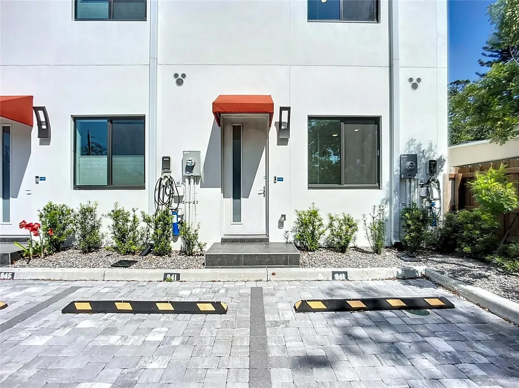 941 N Osprey Avenue Sarasota FL 34236