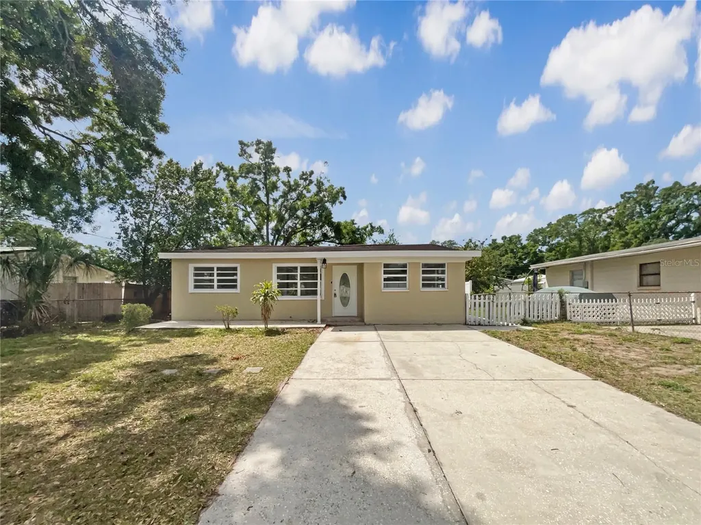 2405 E Annie Street Tampa FL 33612