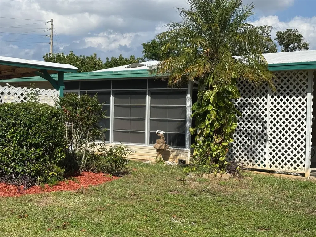 6107 Grand Oaks Drive SE Winter Haven FL 33884