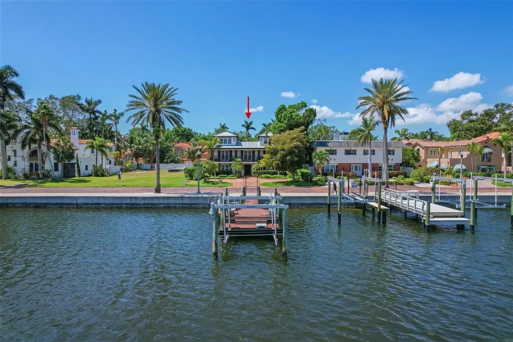 2320 Coffee Pot Boulevard NE St Petersburg FL 33704