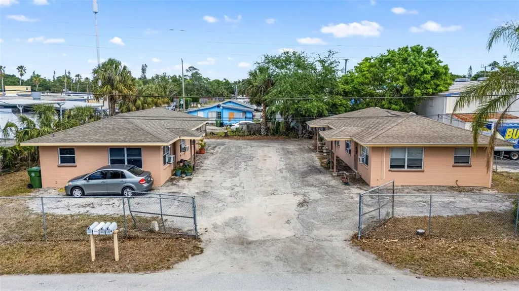 2503 10th Street W Bradenton FL 34205