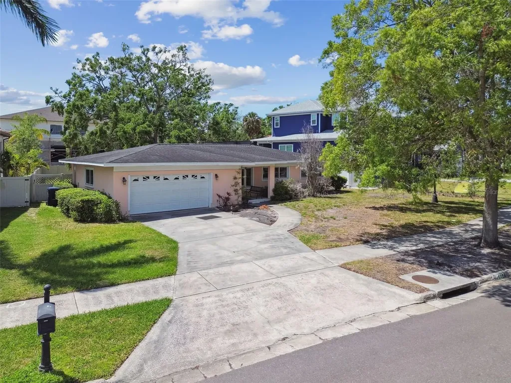 2607 S Bryant Circle Tampa FL 33629