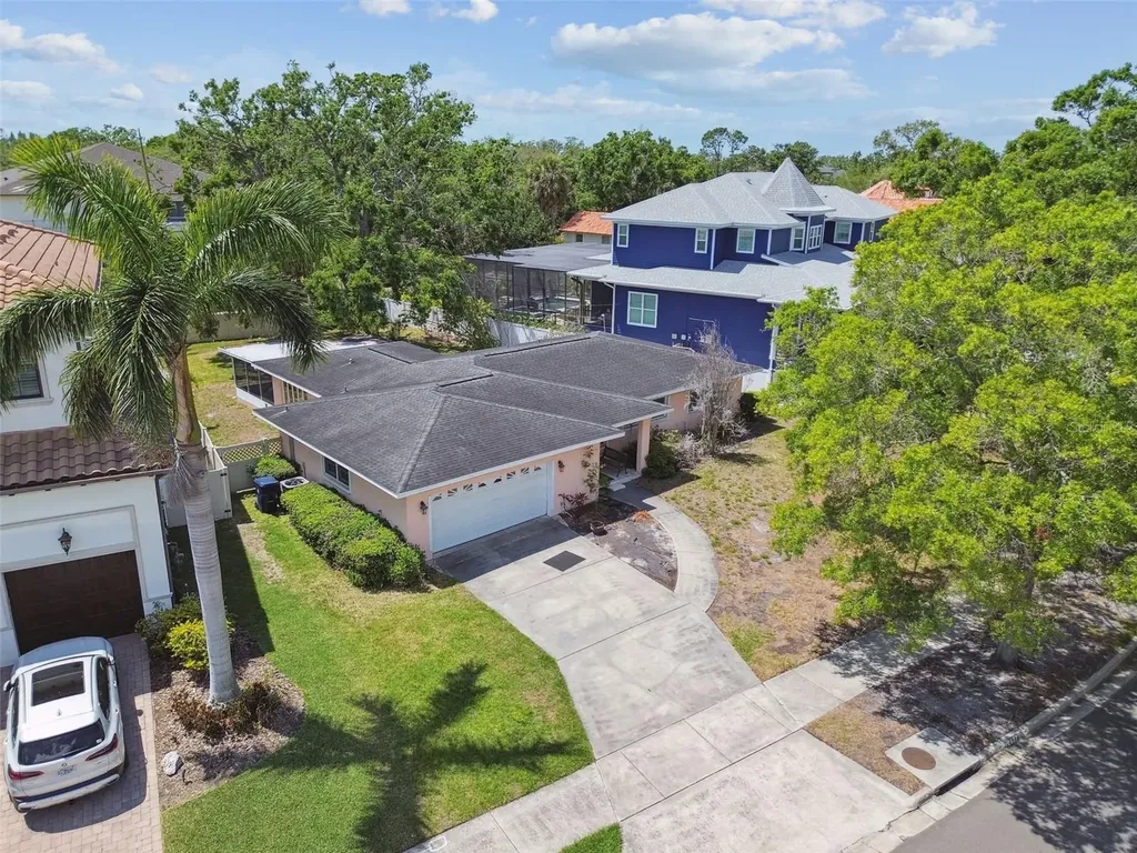 2607 S Bryant Circle Tampa FL 33629