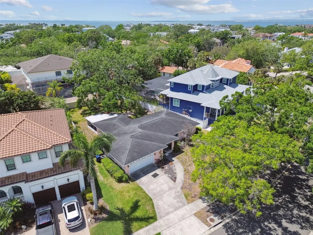 2607 S Bryant Circle Tampa FL 33629