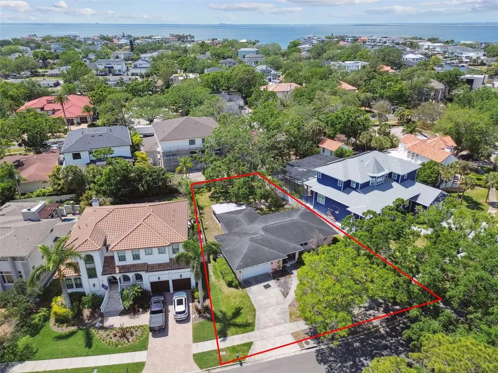 2607 S Bryant Circle Tampa FL 33629