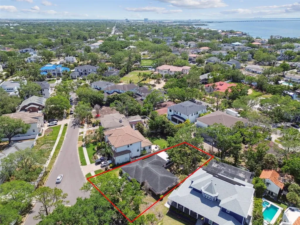2607 S Bryant Circle Tampa FL 33629
