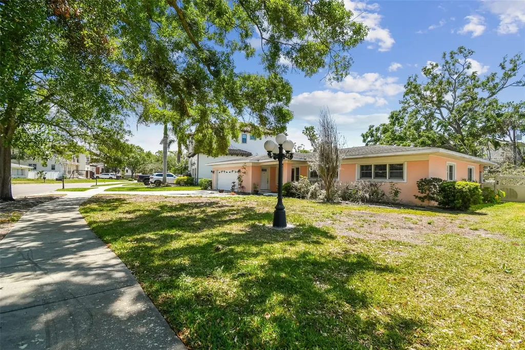 2607 S Bryant Circle Tampa FL 33629