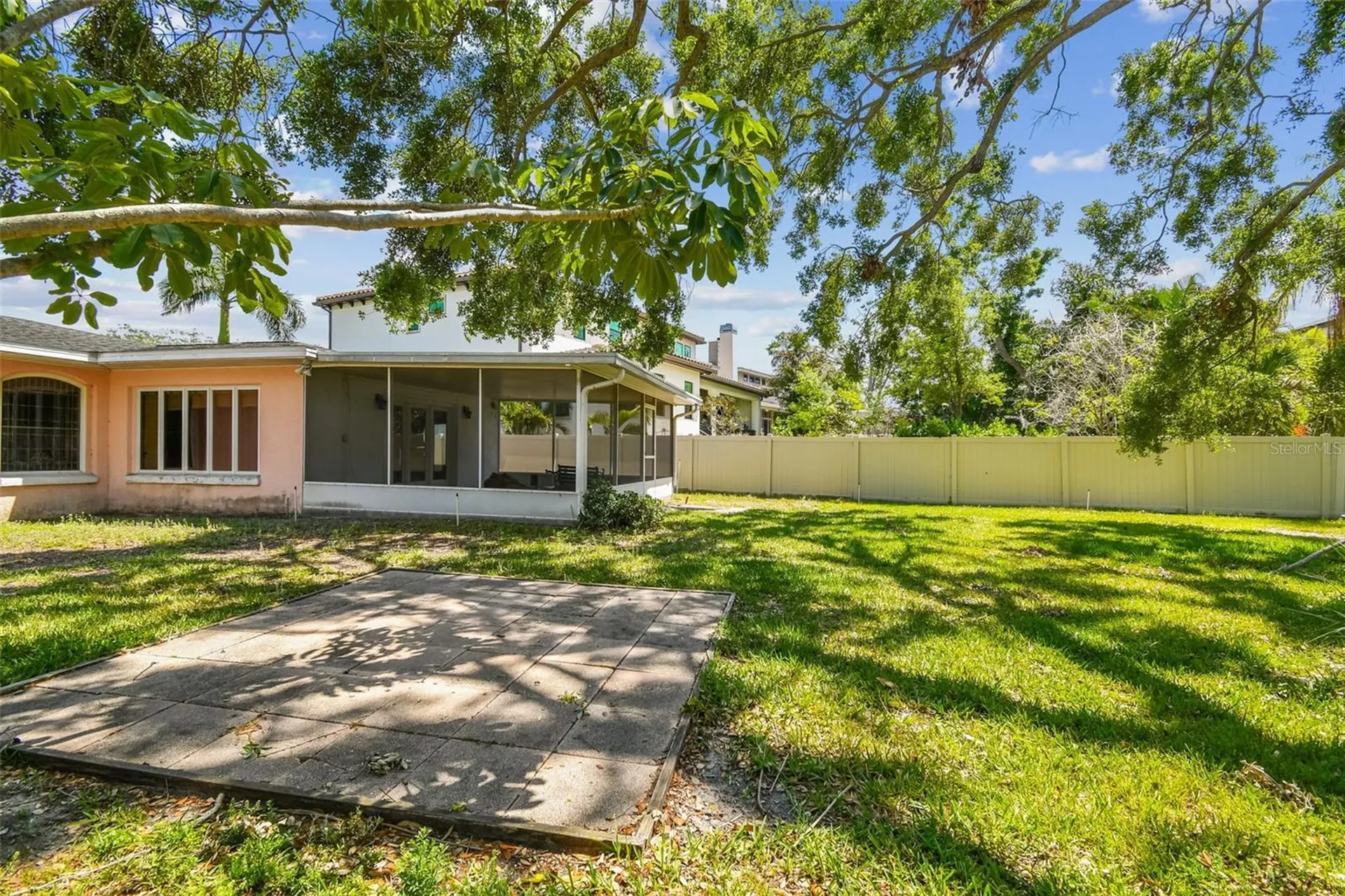 2607 S Bryant Circle Tampa FL 33629