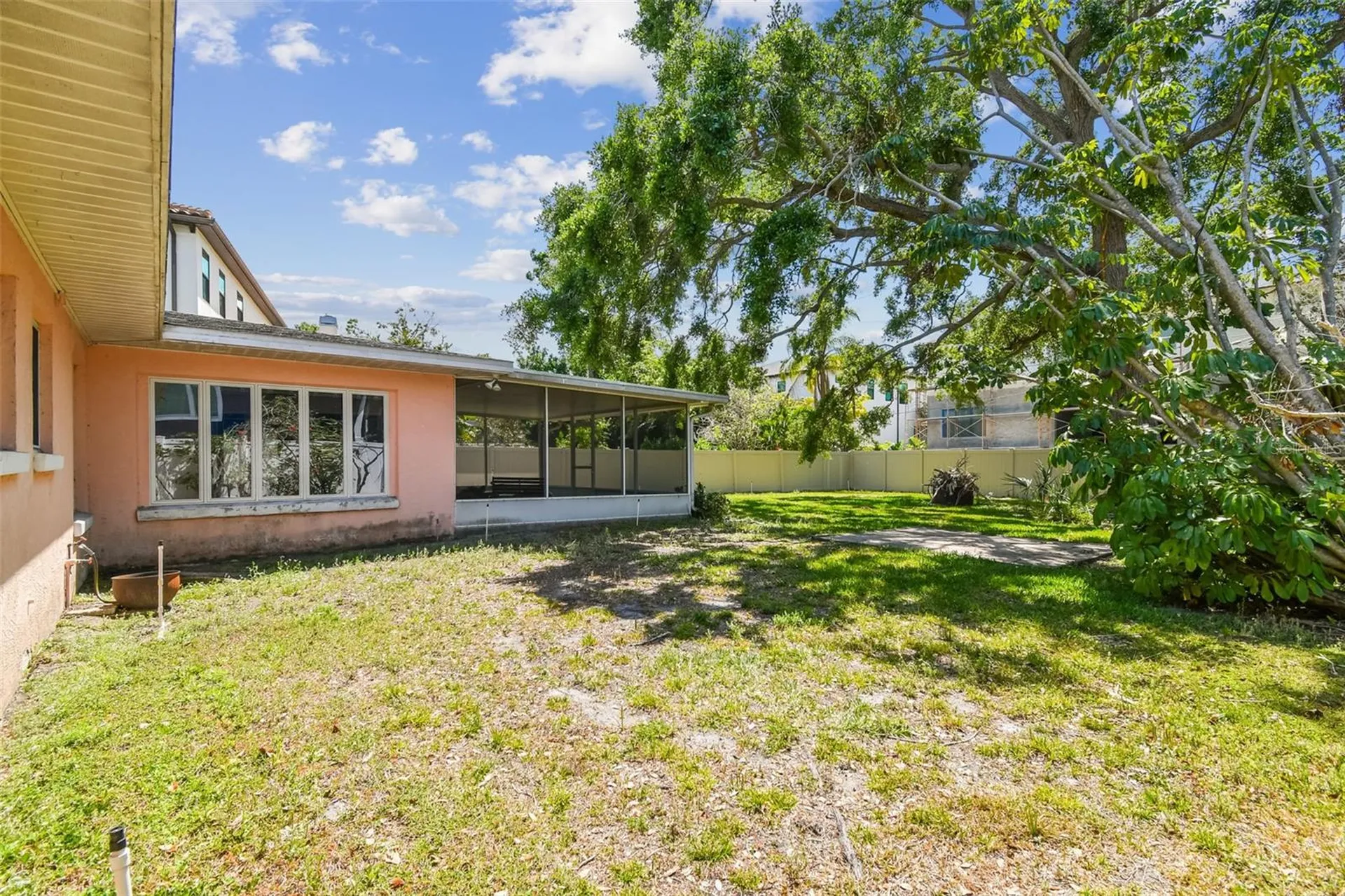 2607 S Bryant Circle Tampa FL 33629