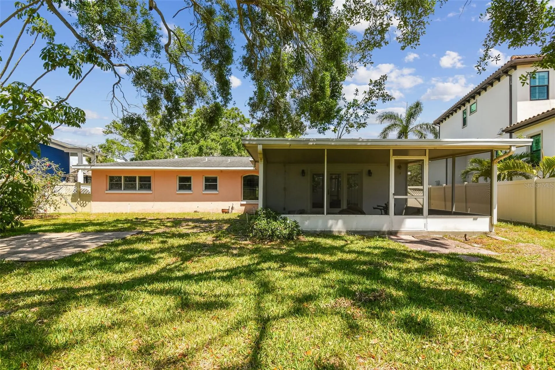2607 S Bryant Circle Tampa FL 33629