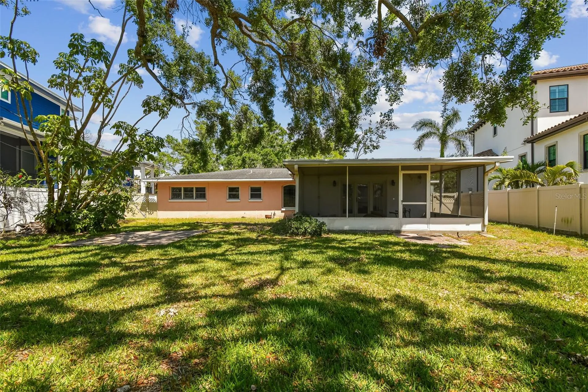 2607 S Bryant Circle Tampa FL 33629