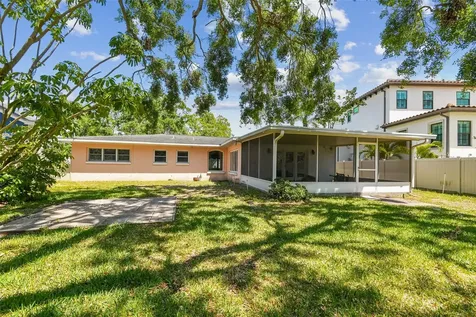 2607 S Bryant Circle Tampa FL 33629