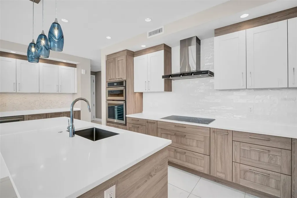 100 1st Avenue N St Petersburg FL 33701