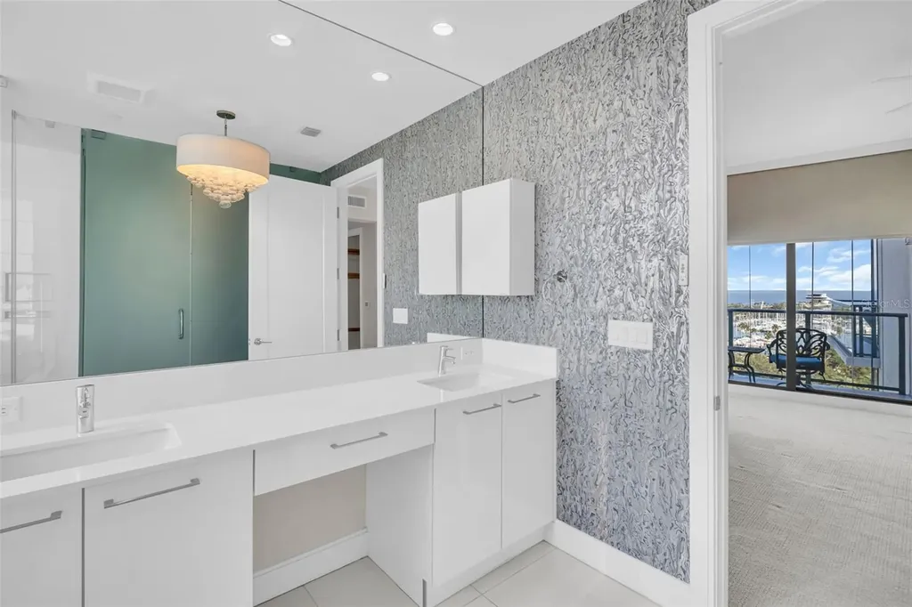 100 1st Avenue N St Petersburg FL 33701