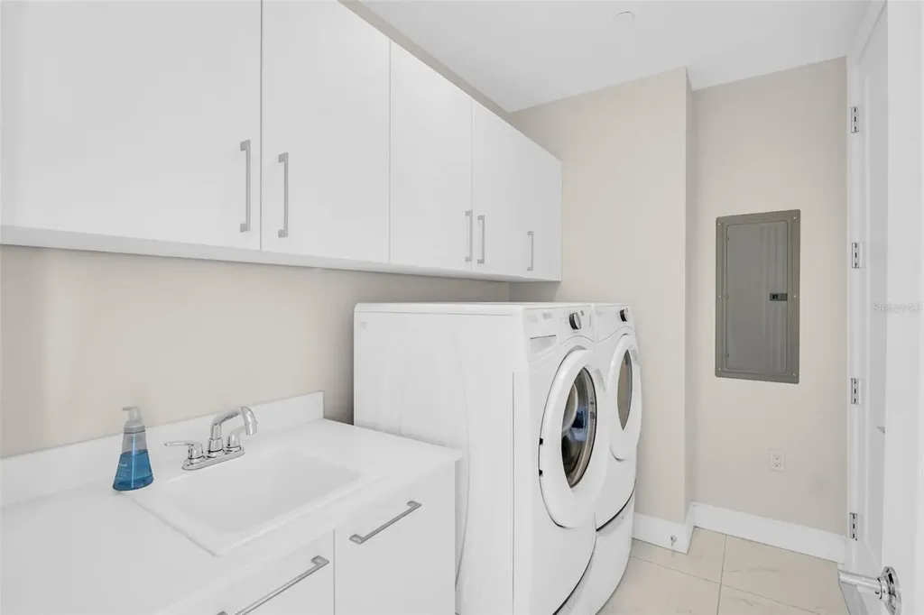 100 1st Avenue N St Petersburg FL 33701