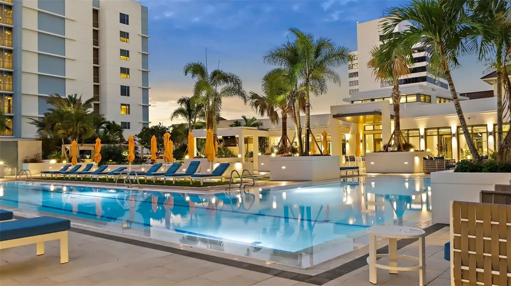 100 1st Avenue N St Petersburg FL 33701