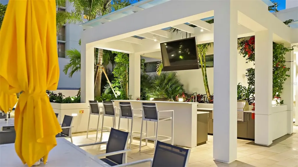 100 1st Avenue N St Petersburg FL 33701