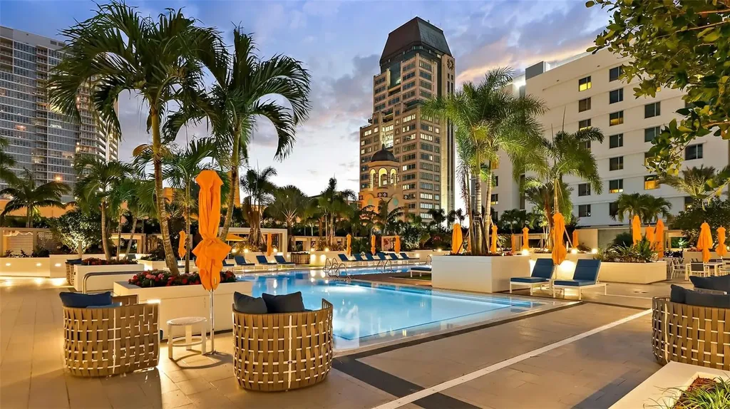 100 1st Avenue N St Petersburg FL 33701