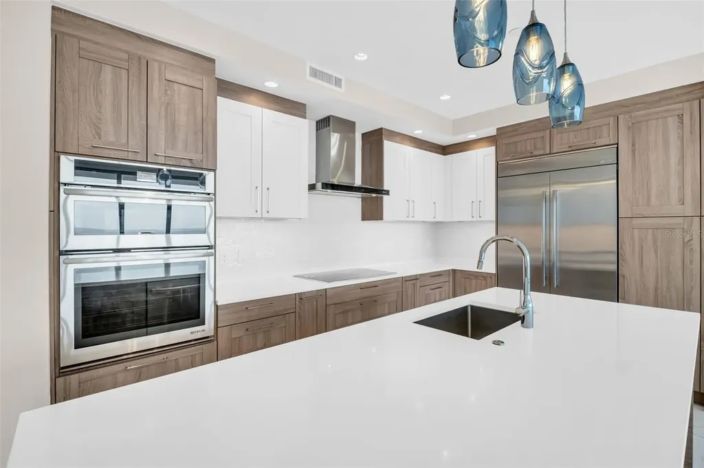 100 1st Avenue N St Petersburg FL 33701