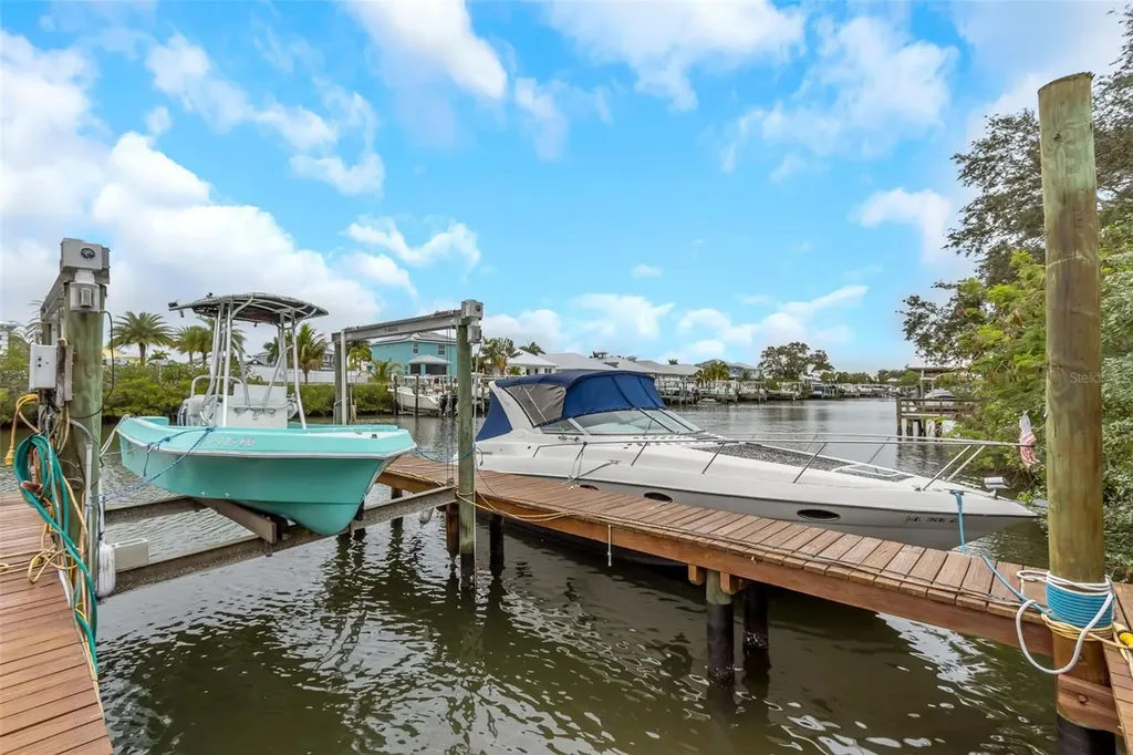 424 Island Cay Way Apollo Beach FL 33572