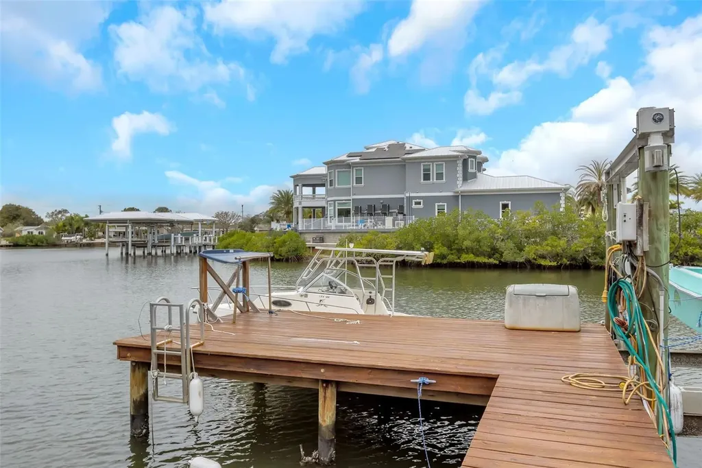 424 Island Cay Way Apollo Beach FL 33572