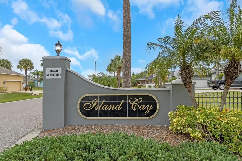424 Island Cay Way Apollo Beach FL 33572