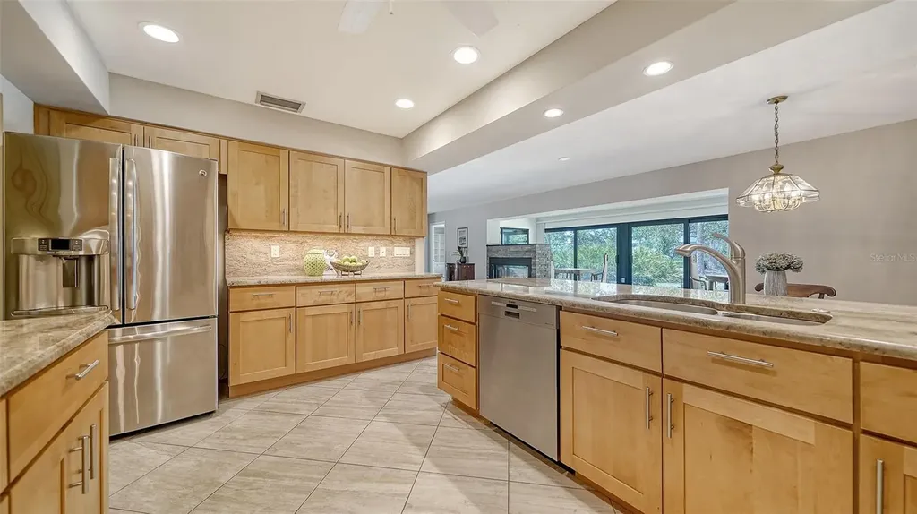 5458 Golf Pointe Drive Sarasota FL 34243