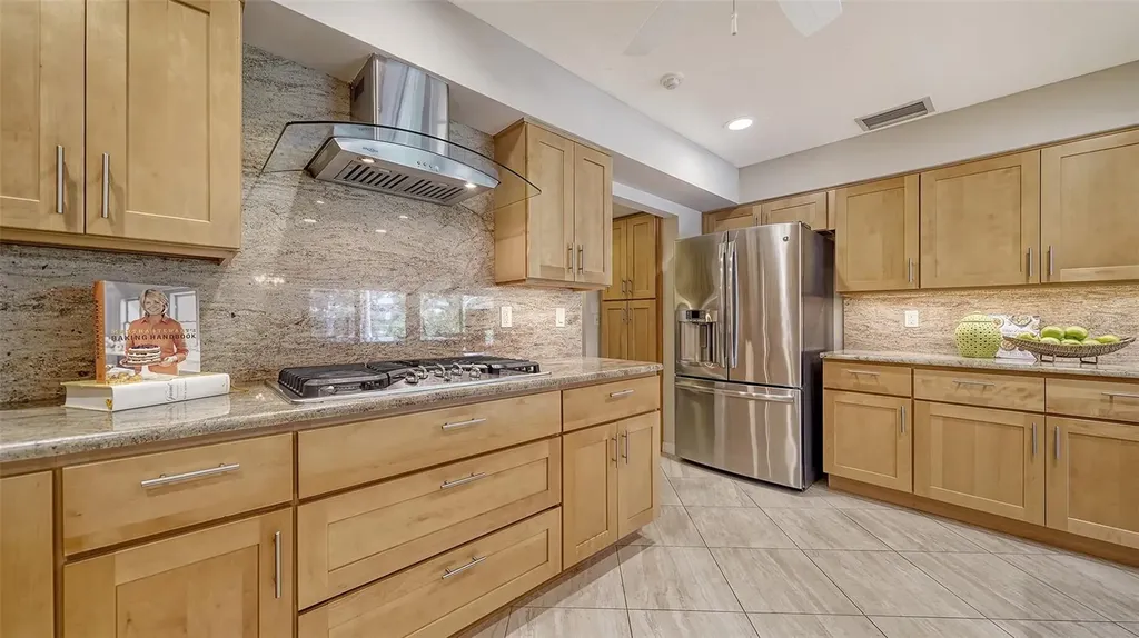 5458 Golf Pointe Drive Sarasota FL 34243