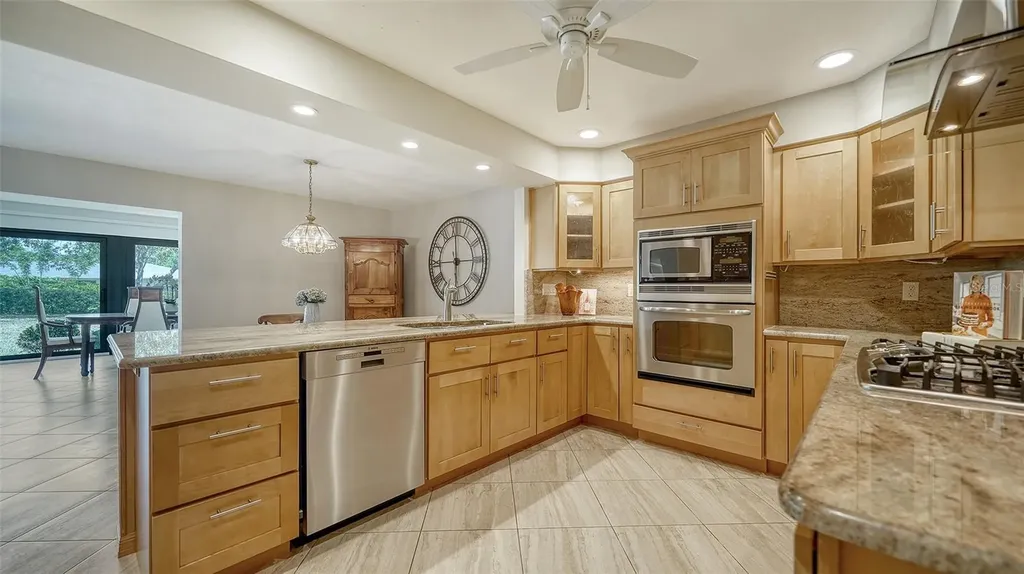 5458 Golf Pointe Drive Sarasota FL 34243