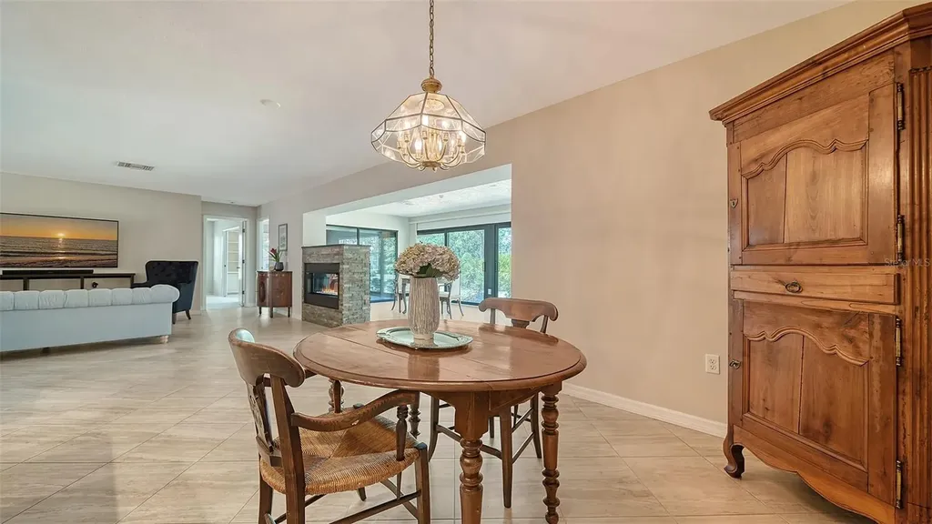 5458 Golf Pointe Drive Sarasota FL 34243