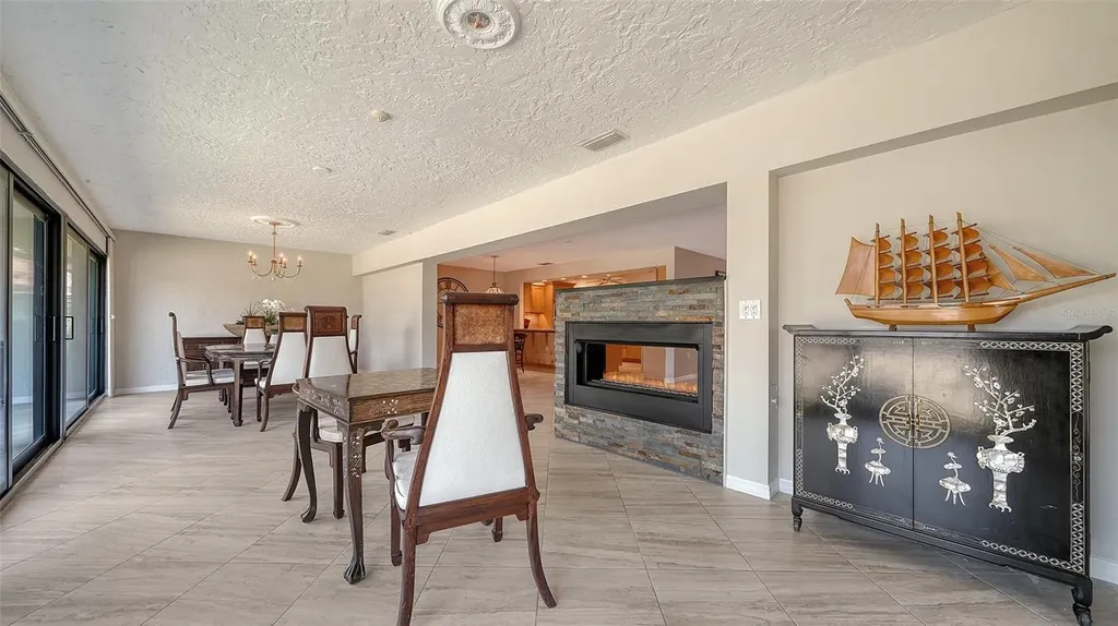 5458 Golf Pointe Drive Sarasota FL 34243