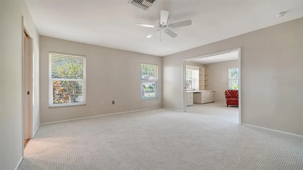 5458 Golf Pointe Drive Sarasota FL 34243