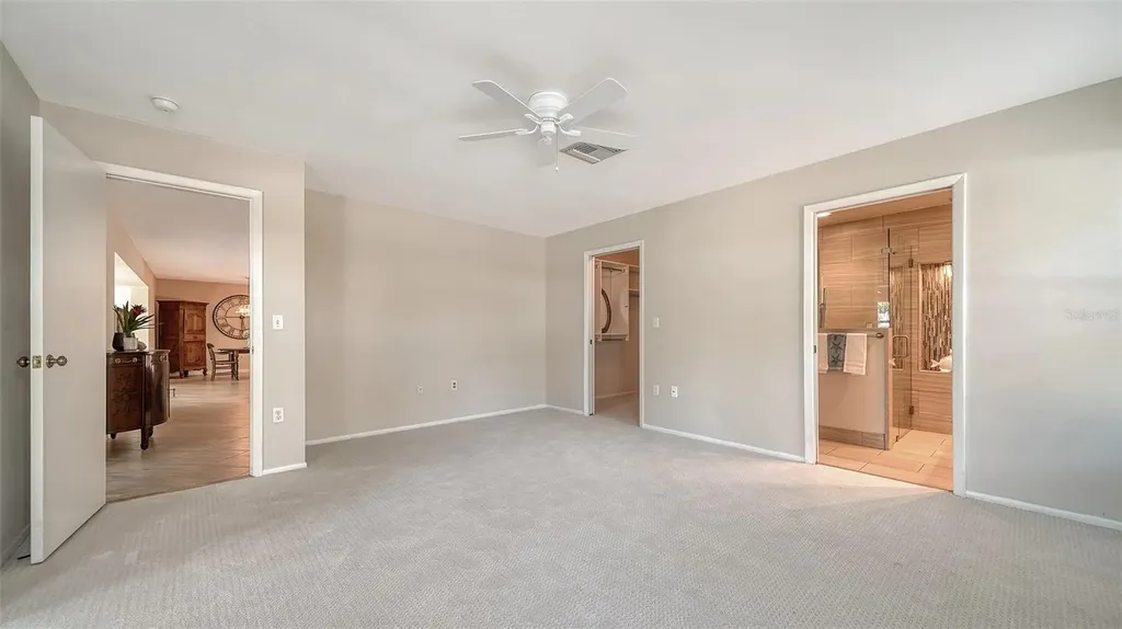 5458 Golf Pointe Drive Sarasota FL 34243