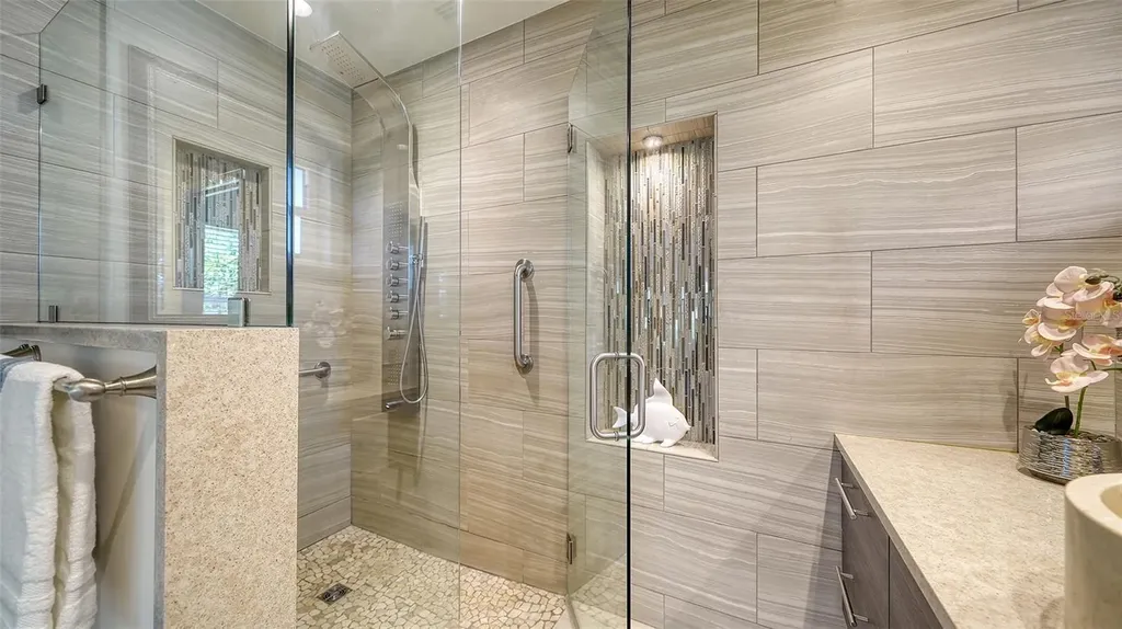 5458 Golf Pointe Drive Sarasota FL 34243