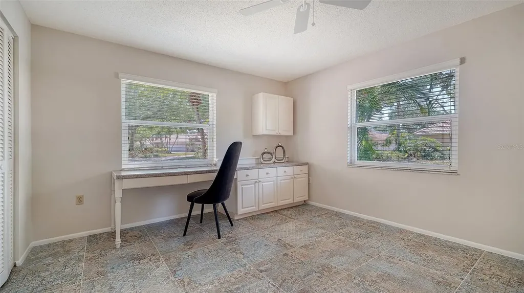 5458 Golf Pointe Drive Sarasota FL 34243