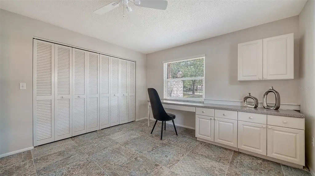 5458 Golf Pointe Drive Sarasota FL 34243