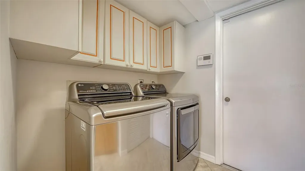 5458 Golf Pointe Drive Sarasota FL 34243
