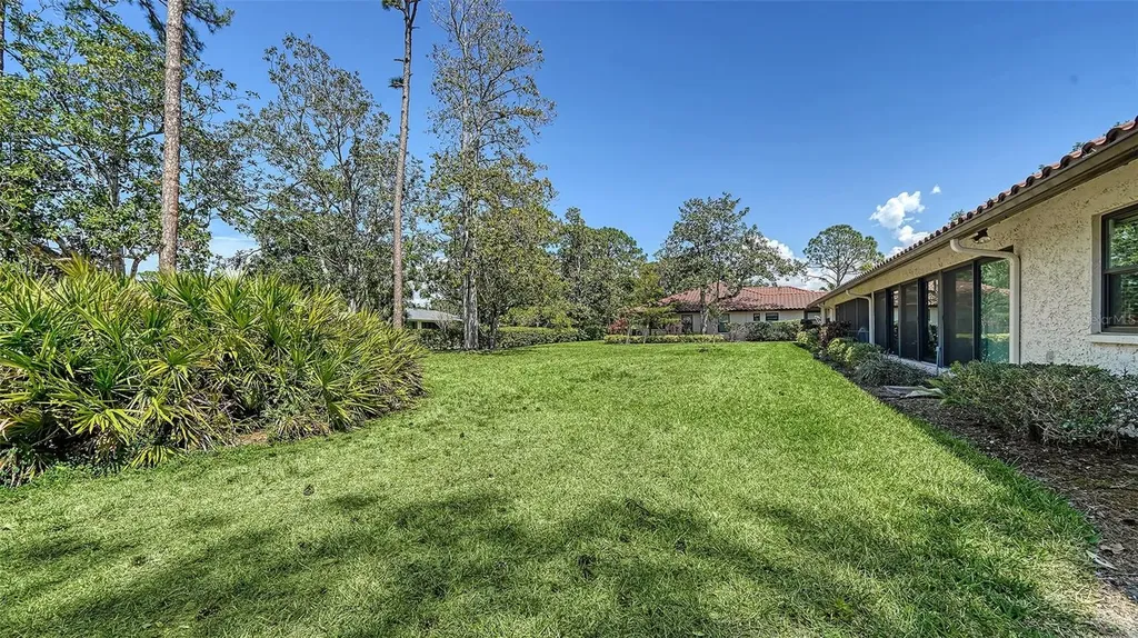 5458 Golf Pointe Drive Sarasota FL 34243