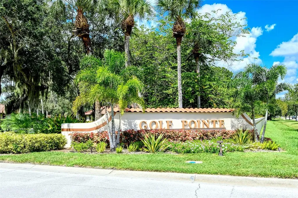 5458 Golf Pointe Drive Sarasota FL 34243