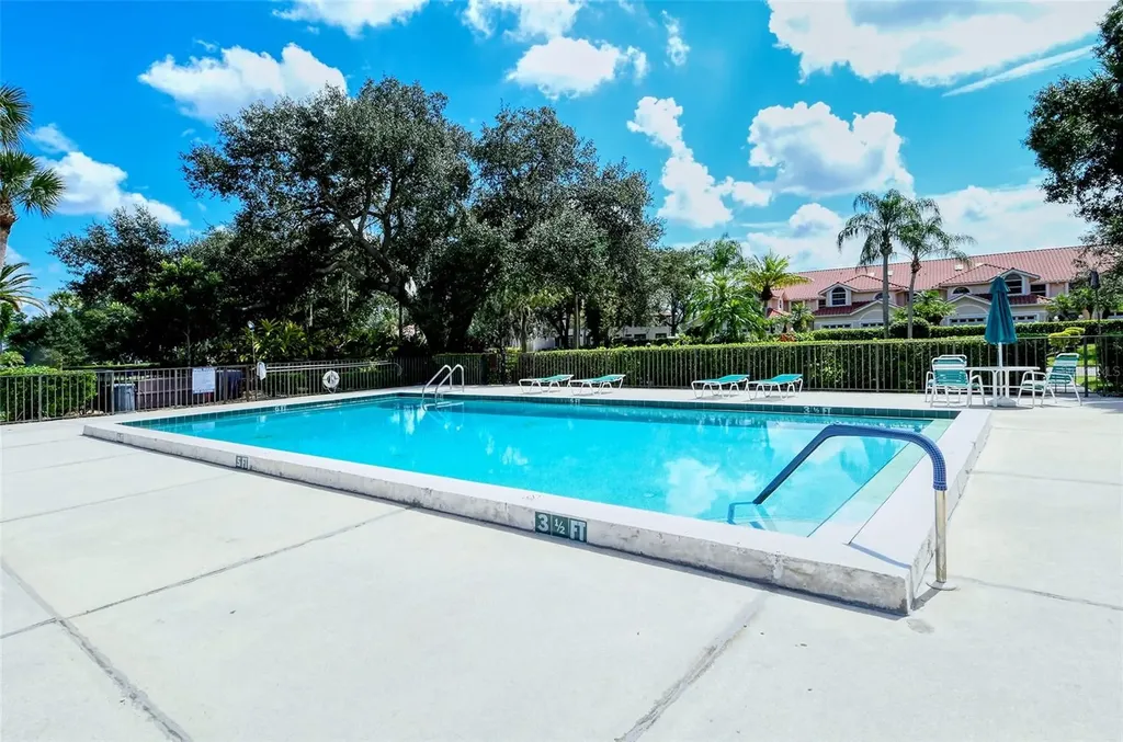 5458 Golf Pointe Drive Sarasota FL 34243